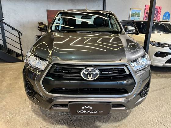 TOYOTA HILUX 2.8 D-4D TURBO DIESEL CD SR 4X4 AUTOMÁTICO